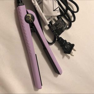MINI TRAVEL STRAIGHTENER